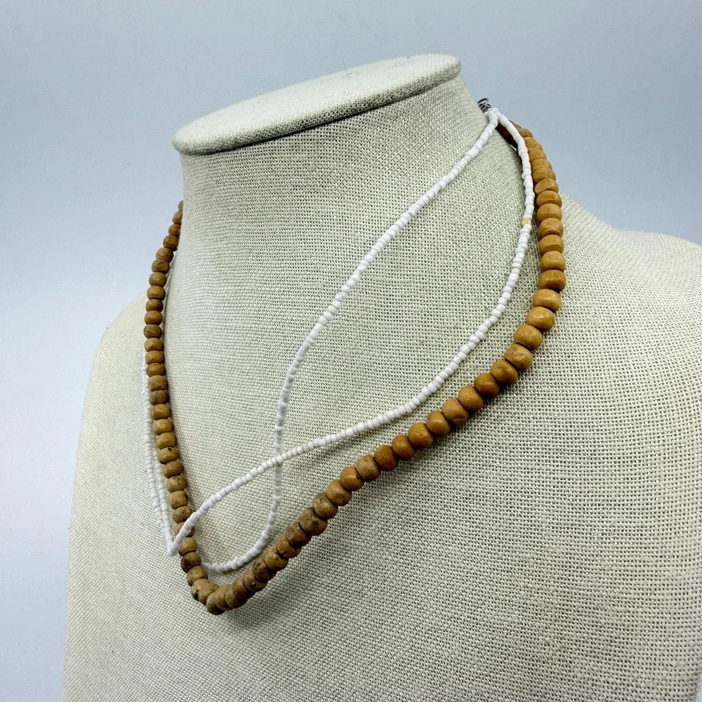 Unbranded necklace features